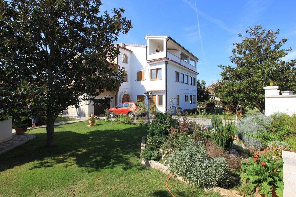 Apartments Anita Pomer Exterior foto